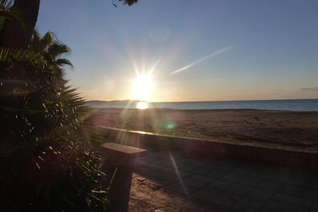 קמברילס Apartamento A 1ª Linea De Mar, Vilafortuny מראה חיצוני תמונה