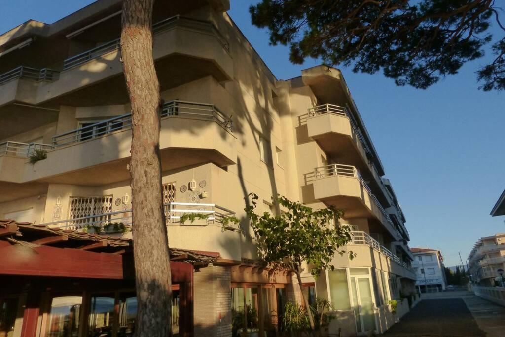 קמברילס Apartamento A 1ª Linea De Mar, Vilafortuny מראה חיצוני תמונה